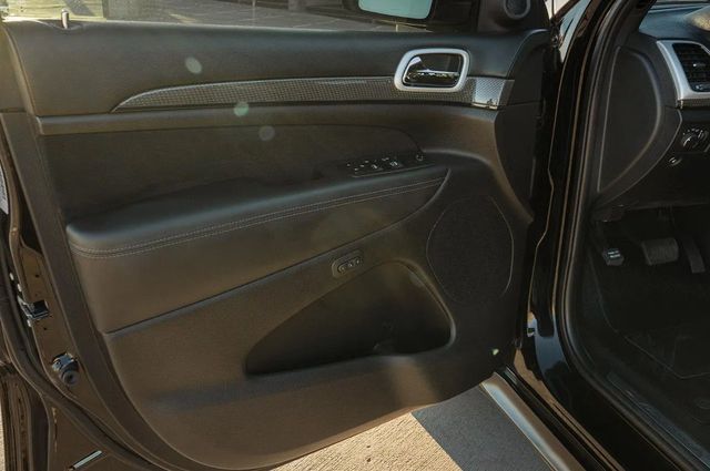 2020 Jeep Grand Cherokee Trackhawk 4x4 - 22938486 - 37