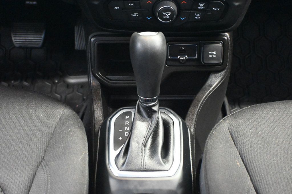 Jeep Renegade photo 9