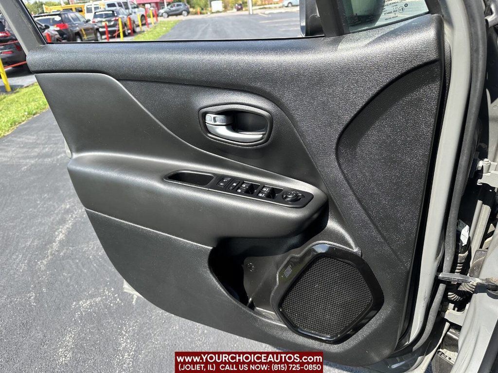 2020 Jeep Renegade Latitude 4x4 - 22558638 - 11