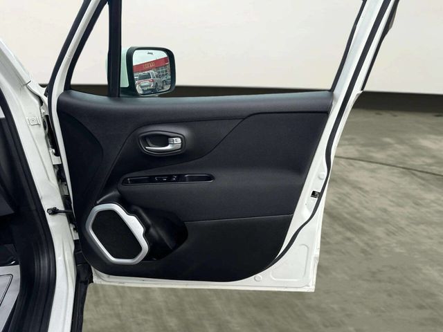 2020 Jeep Renegade Latitude 4x4 - 23020811 - 23