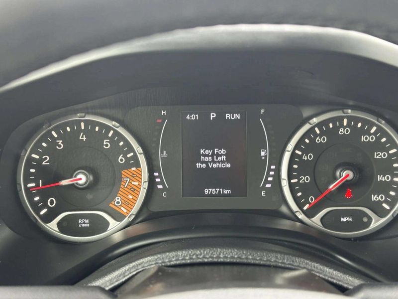 2020 Jeep Renegade Latitude 4x4 - 23020811 - 25