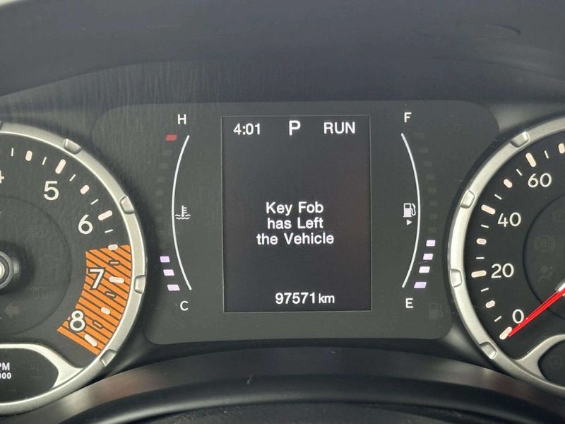 2020 Jeep Renegade Latitude 4x4 - 23020811 - 26