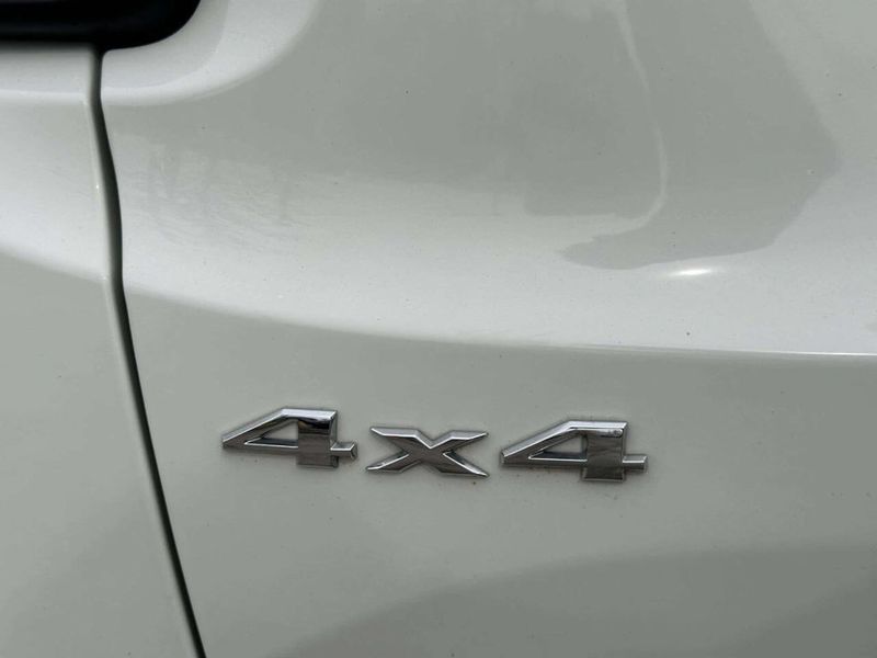 2020 Jeep Renegade Latitude 4x4 - 23020811 - 36