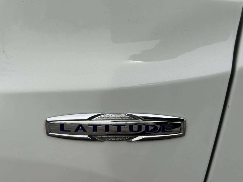 2020 Jeep Renegade Latitude 4x4 - 23020811 - 37