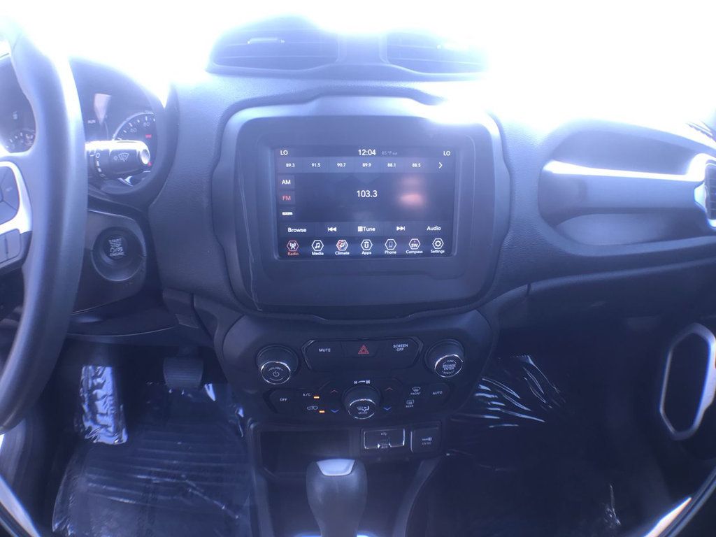 2020 Jeep Renegade Latitude photo 17