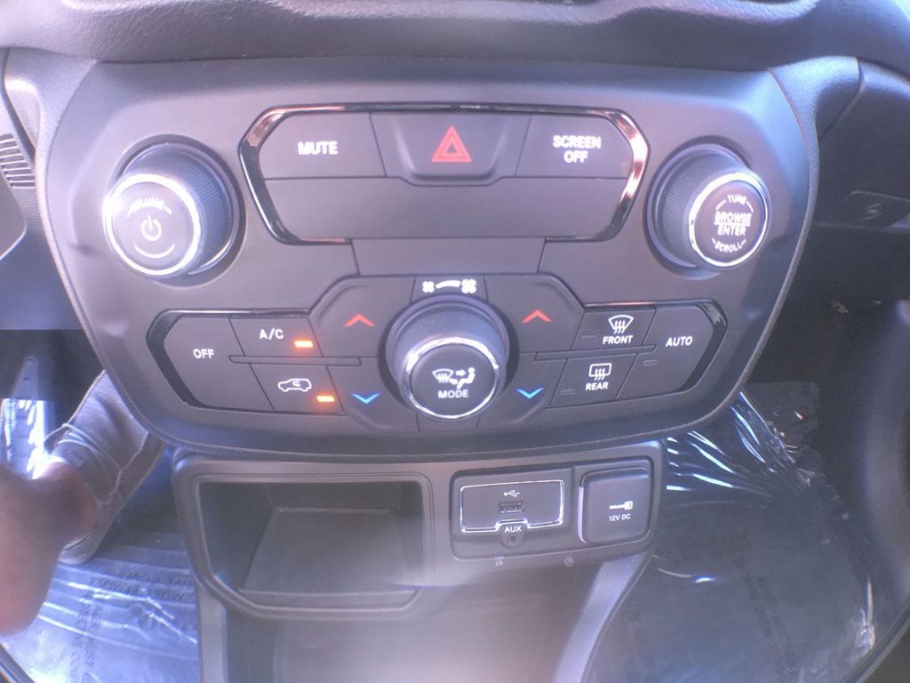 2020 Jeep Renegade Latitude photo 19