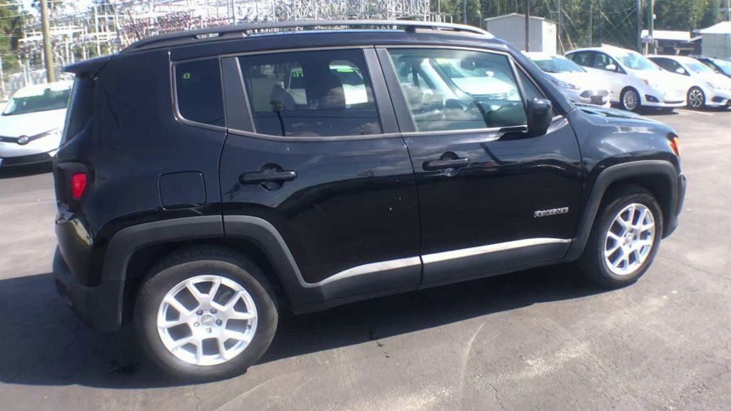 2020 Jeep Renegade Latitude photo 9