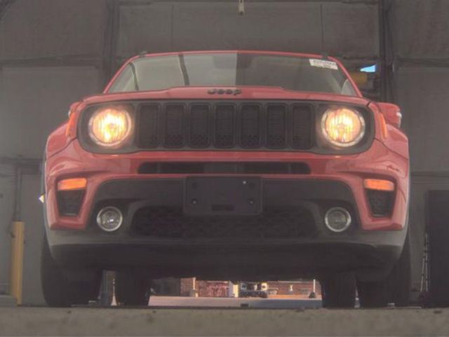 2020 Jeep Renegade Latitude FWD - 23010190 - 3
