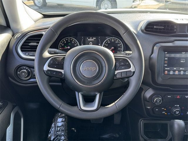 2020 Jeep Renegade Latitude FWD - 22647871 - 22