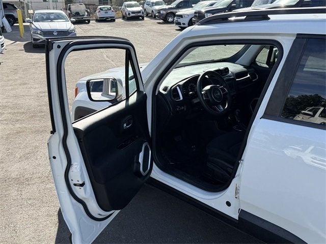 2020 Jeep Renegade Latitude FWD - 22647871 - 42