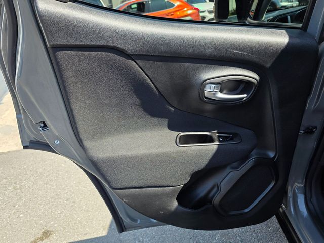 2020 Jeep Renegade Latitude FWD - 22921436 - 23