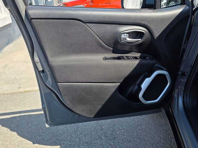 2020 Jeep Renegade Latitude FWD - 22921436 - 24