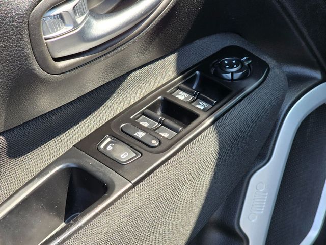 2020 Jeep Renegade Latitude FWD - 22921436 - 25