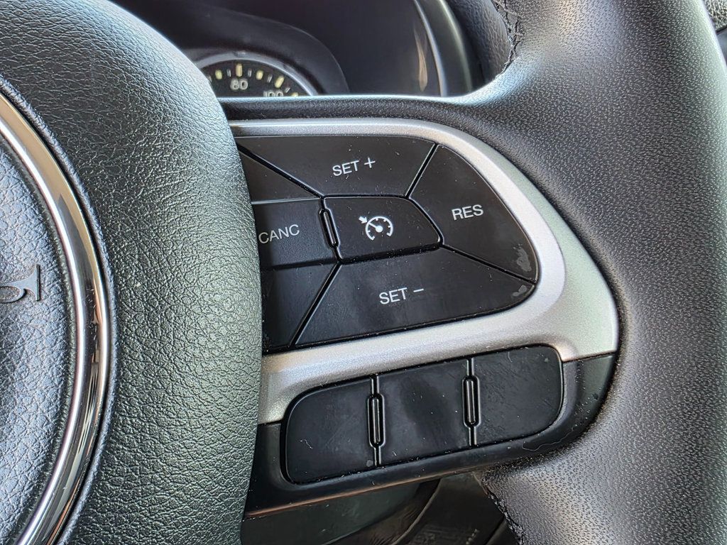 2020 Jeep Renegade Latitude FWD - 22921436 - 29