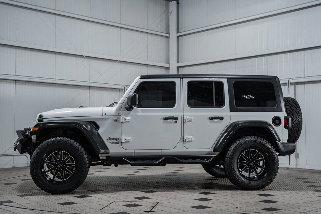 2020 Jeep Wrangler Unlimited Sport - 22642810 - 3