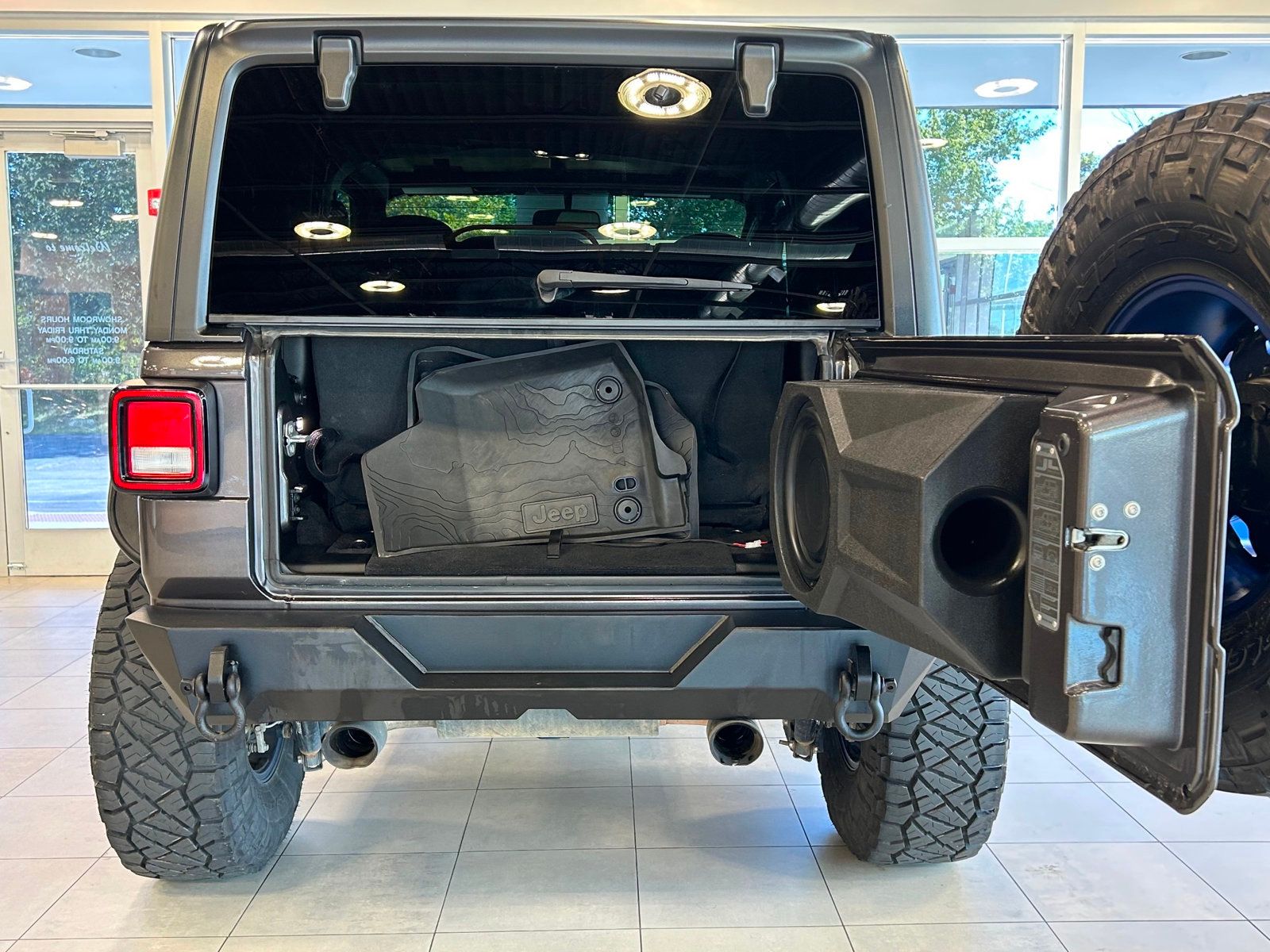 2020 Jeep Wrangler Willys photo 35