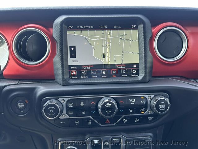 2020 Jeep Wrangler Unlimited LEATHER!! SKYVIEW ONE TOUCH !! COLOR MATCH HARDTOP!! - 23046508 - 34