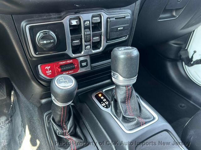 2020 Jeep Wrangler Unlimited LEATHER!! SKYVIEW ONE TOUCH !! COLOR MATCH HARDTOP!! - 23046508 - 35