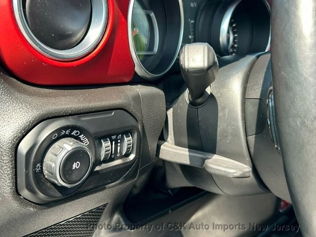 2020 Jeep Wrangler Unlimited LEATHER!! SKYVIEW ONE TOUCH !! COLOR MATCH HARDTOP!! - 23046508 - 44