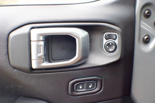 2020 Jeep Wrangler Unlimited LocalTrade/Unlimited/Rubicon/V6/ColdWeatherPkg/BackupCamera/NAV - 22999480 - 37
