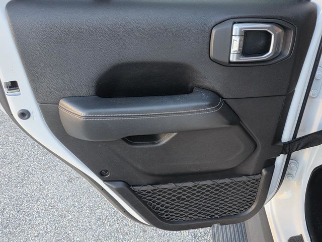 2020 Jeep Wrangler Unlimited Rubicon 4x4 - 22976606 - 37