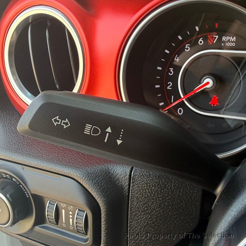 Jeep Wrangler photo 25