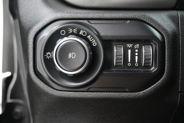 2020 Jeep Wrangler Unlimited Sahara 4x4 - 23006073 - 24