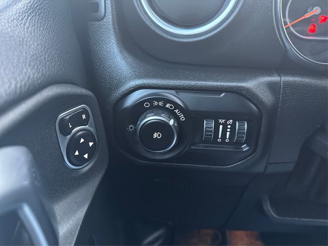 2020 Jeep Wrangler Unlimited Sahara 4x4 - 22967788 - 16