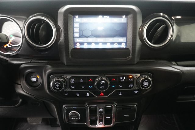 2020 Jeep Wrangler Unlimited Sahara Altitude 4x4 - 22944901 - 19