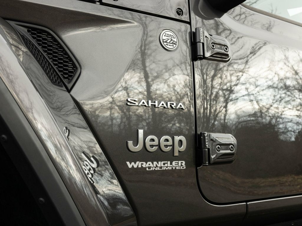 2020 Jeep Wrangler Unlimited Wrangler Unlimited Sahara 4x4, Sky-One Power Top, AMP PowerSteps - 22963685 - 19