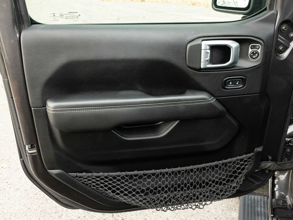 2020 Jeep Wrangler Unlimited Wrangler Unlimited Sahara 4x4, Sky-One Power Top, AMP PowerSteps - 22963685 - 21