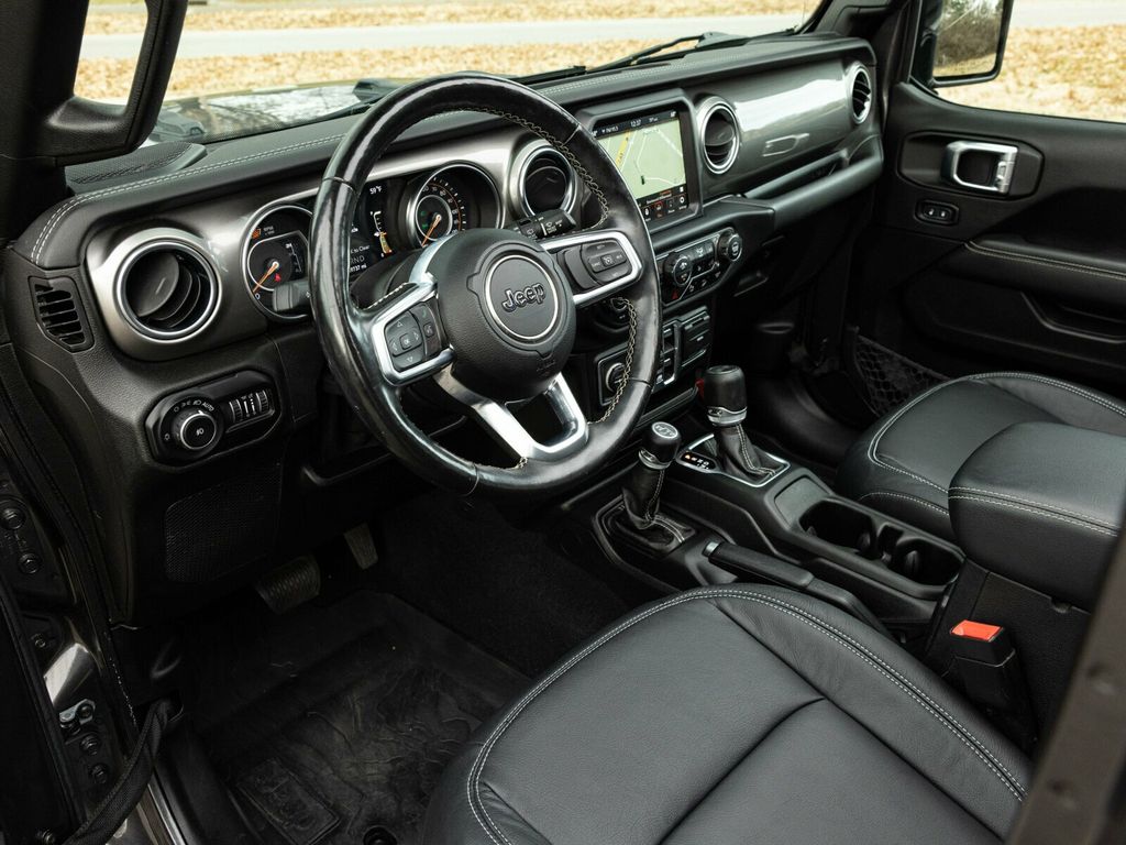 2020 Jeep Wrangler Unlimited Wrangler Unlimited Sahara 4x4, Sky-One Power Top, AMP PowerSteps - 22963685 - 23