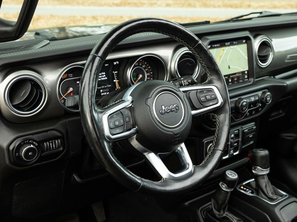 2020 Jeep Wrangler Unlimited Wrangler Unlimited Sahara 4x4, Sky-One Power Top, AMP PowerSteps - 22963685 - 24