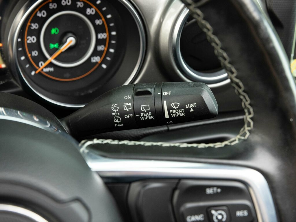 2020 Jeep Wrangler Unlimited Wrangler Unlimited Sahara 4x4, Sky-One Power Top, AMP PowerSteps - 22963685 - 32