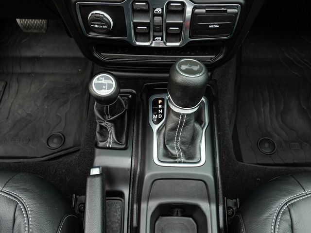 2020 Jeep Wrangler Unlimited Wrangler Unlimited Sahara 4x4, Sky-One Power Top, AMP PowerSteps - 22963685 - 35