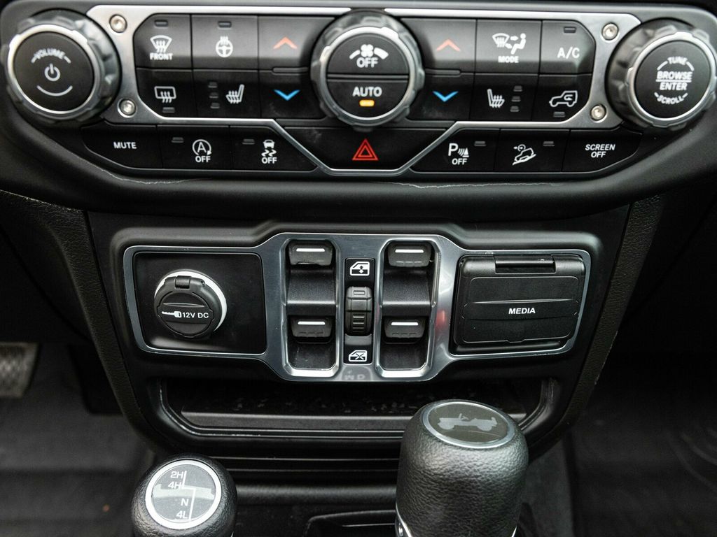 2020 Jeep Wrangler Unlimited Wrangler Unlimited Sahara 4x4, Sky-One Power Top, AMP PowerSteps - 22963685 - 36