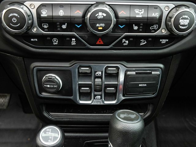 2020 Jeep Wrangler Unlimited Wrangler Unlimited Sahara 4x4, Sky-One Power Top, AMP PowerSteps - 22963685 - 36