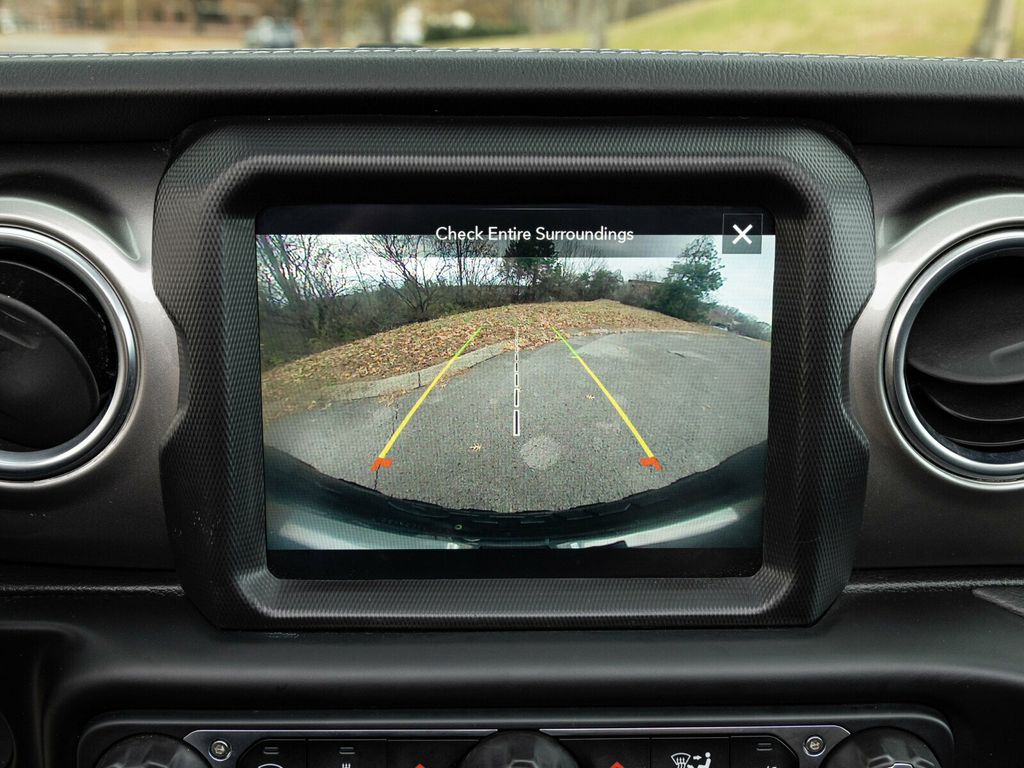 2020 Jeep Wrangler Unlimited Wrangler Unlimited Sahara 4x4, Sky-One Power Top, AMP PowerSteps - 22963685 - 40