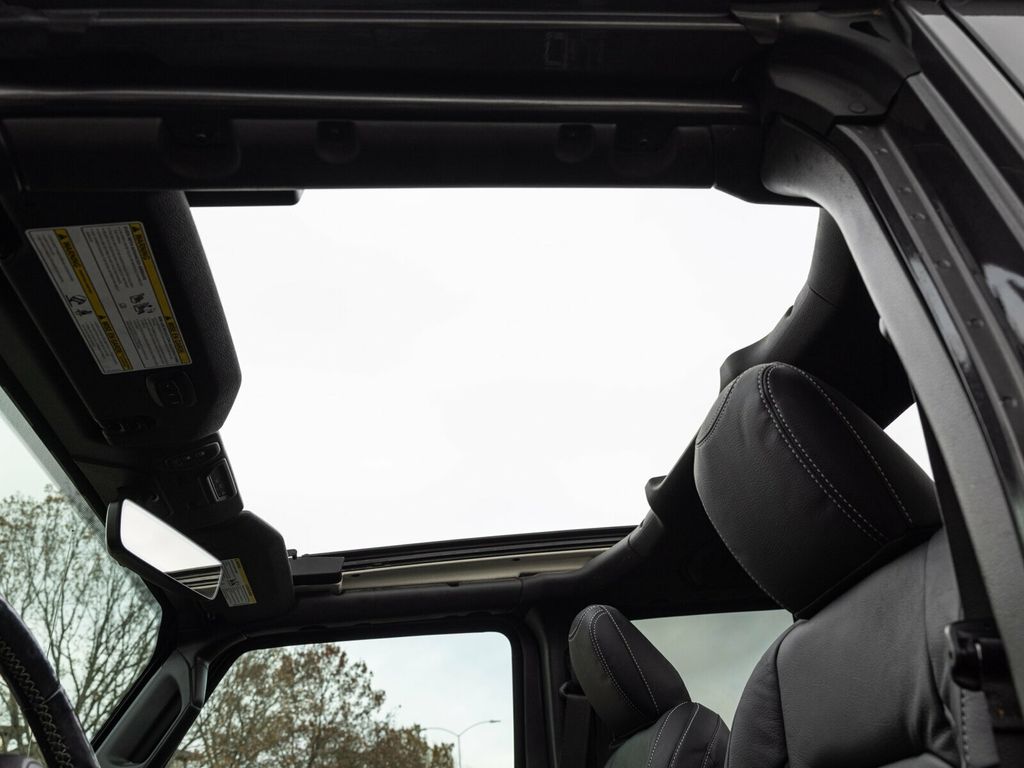 2020 Jeep Wrangler Unlimited Wrangler Unlimited Sahara 4x4, Sky-One Power Top, AMP PowerSteps - 22963685 - 42