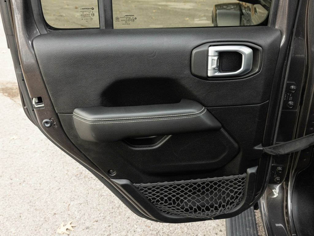 2020 Jeep Wrangler Unlimited Wrangler Unlimited Sahara 4x4, Sky-One Power Top, AMP PowerSteps - 22963685 - 47