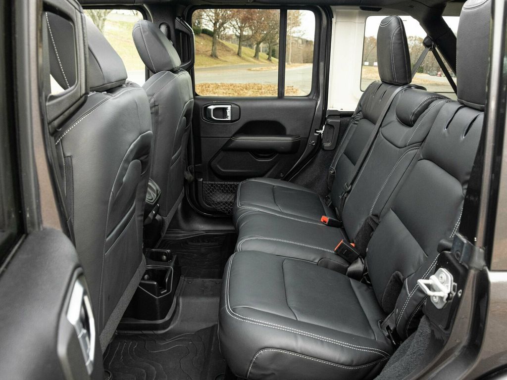 2020 Jeep Wrangler Unlimited Wrangler Unlimited Sahara 4x4, Sky-One Power Top, AMP PowerSteps - 22963685 - 49