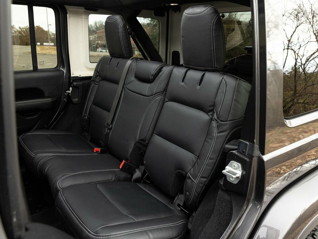 2020 Jeep Wrangler Unlimited Wrangler Unlimited Sahara 4x4, Sky-One Power Top, AMP PowerSteps - 22963685 - 50