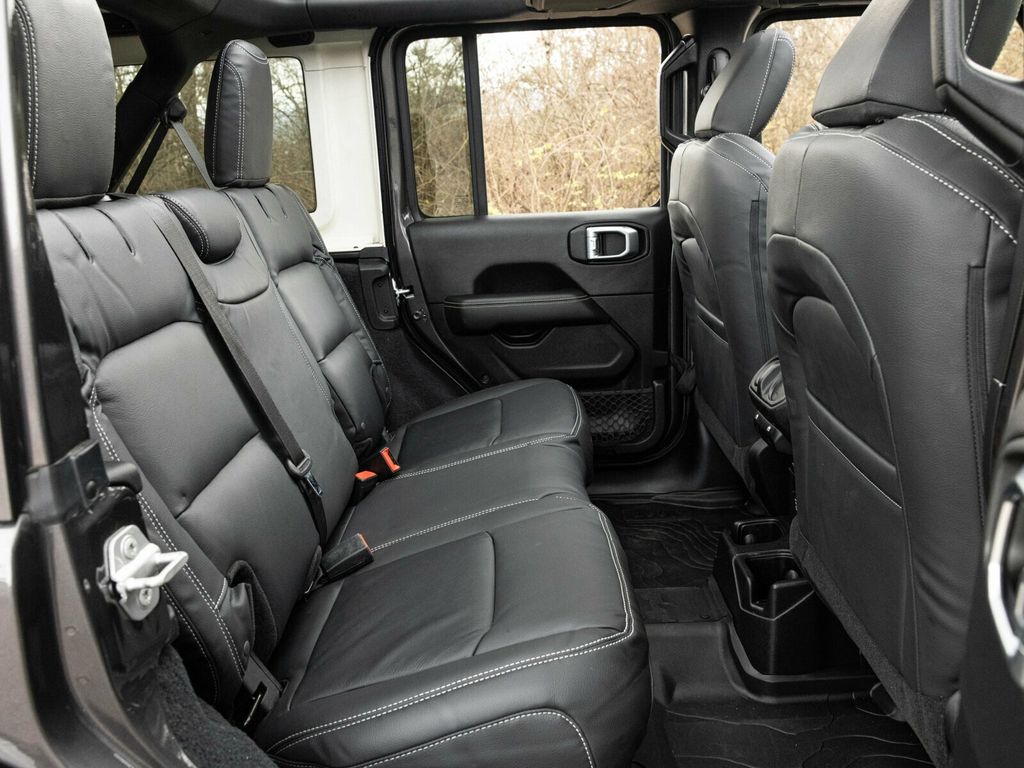 2020 Jeep Wrangler Unlimited Wrangler Unlimited Sahara 4x4, Sky-One Power Top, AMP PowerSteps - 22963685 - 60