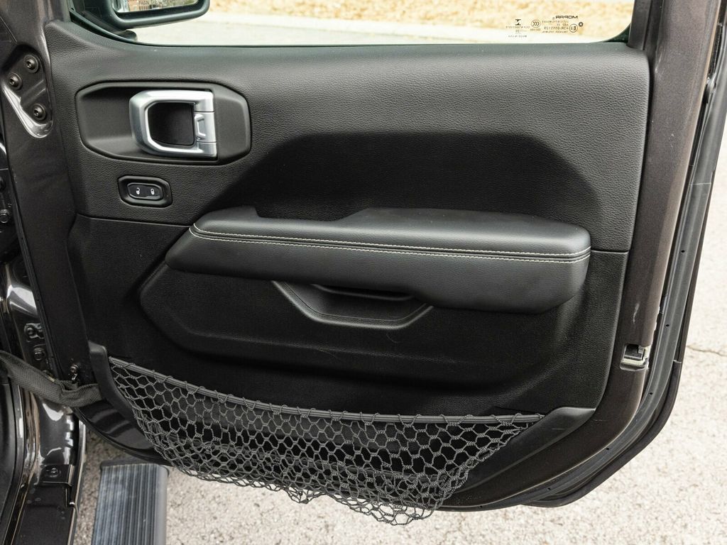 2020 Jeep Wrangler Unlimited Wrangler Unlimited Sahara 4x4, Sky-One Power Top, AMP PowerSteps - 22963685 - 61