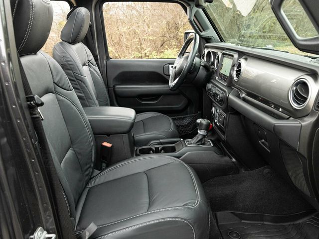 2020 Jeep Wrangler Unlimited Wrangler Unlimited Sahara 4x4, Sky-One Power Top, AMP PowerSteps - 22963685 - 64