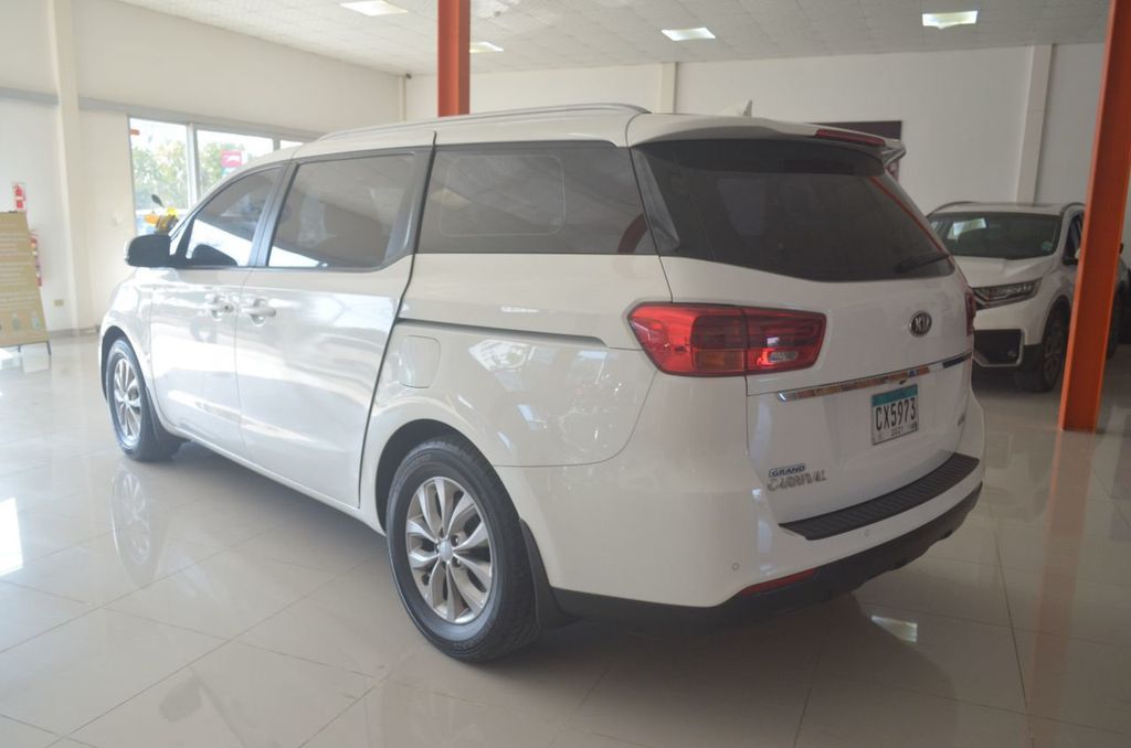 2020 Kia Carnival Disponible para alquiler 11 Personas Diesel Automatico - 21774759 - 3