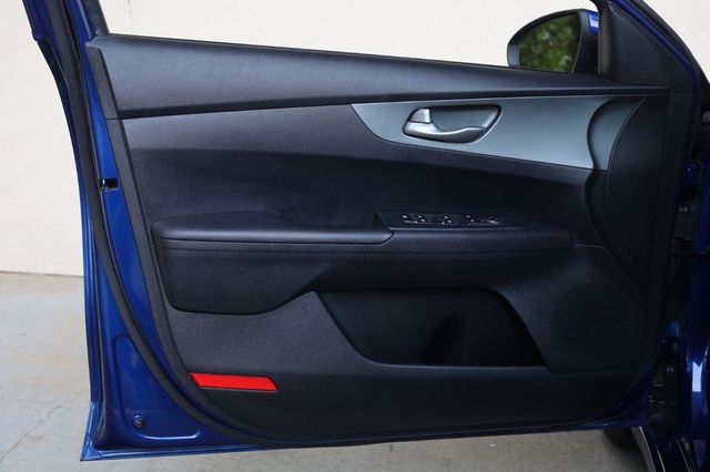 2020 Kia Forte LXS - 23080268 - 13