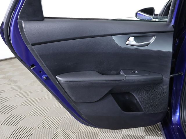 2020 Kia Forte LXS IVT - 23018309 - 15
