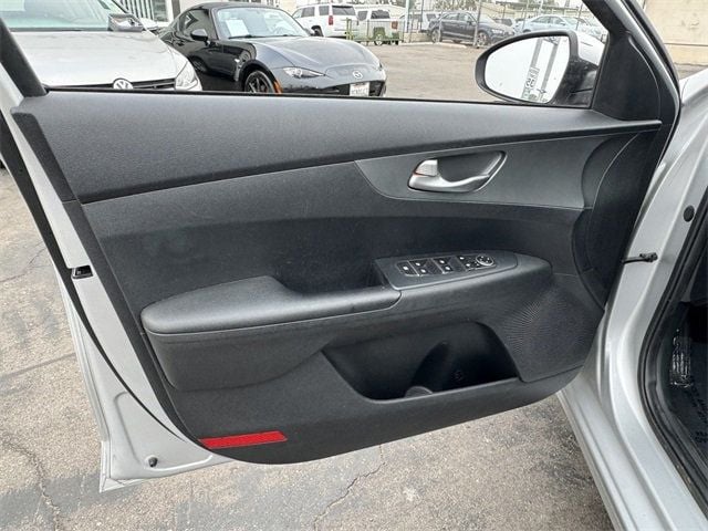 2020 Kia Forte LXS IVT - 22613795 - 26