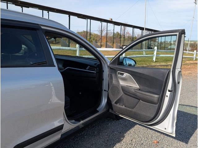 2020 Kia Niro LX FWD - 22943044 - 10